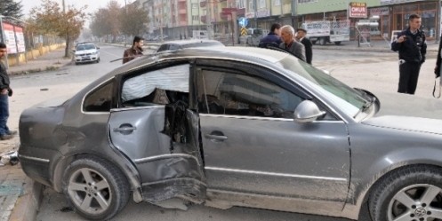 Elbistan`da Trafik Kazası; 4 Yaralı