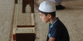 Türkiye`nin üçüncü büyük camisinde ``mukabele`` geleneği 