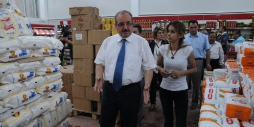 Çadır kent marketlerindeki fiyatlar Valiyi kızdırdı 