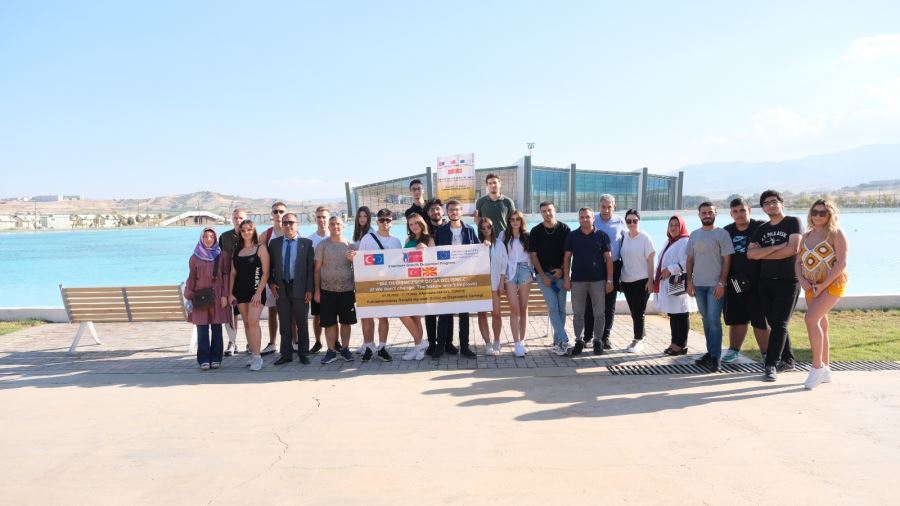 Makedonyalı öğrenciler EXPO 2023 alanını gezdi