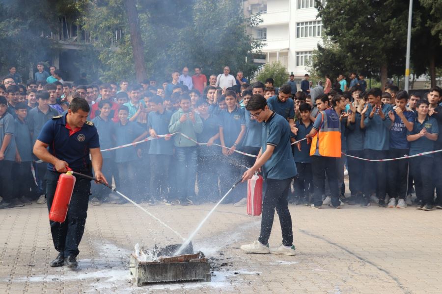 Tüm Okullarda Uygulamalı Yangın Tatbikatı Yapıldı