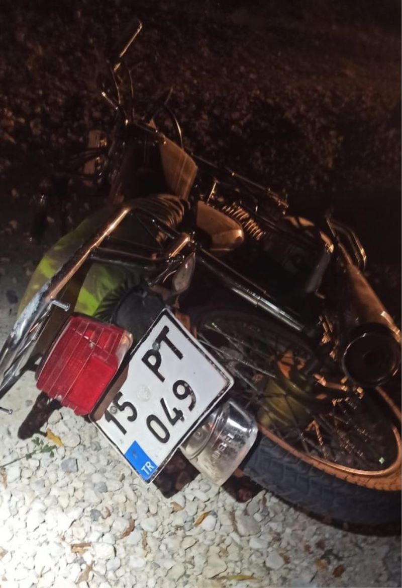 Devrilen motosikletteki yolcu öldü, sürücü ağır yaralandı  