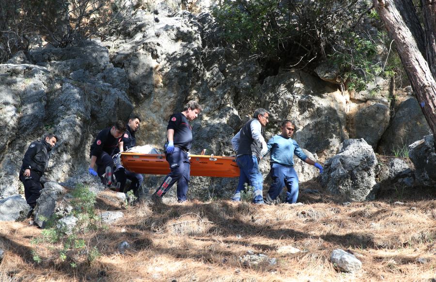 Kayıp ihbarı yapılan kadın uçurumda ölü bulundu