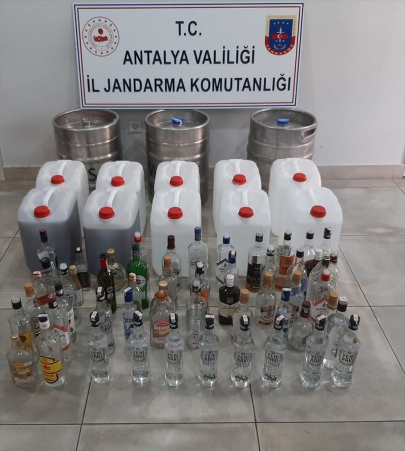 Antalya’da 387 litre sahte içki yakalandı