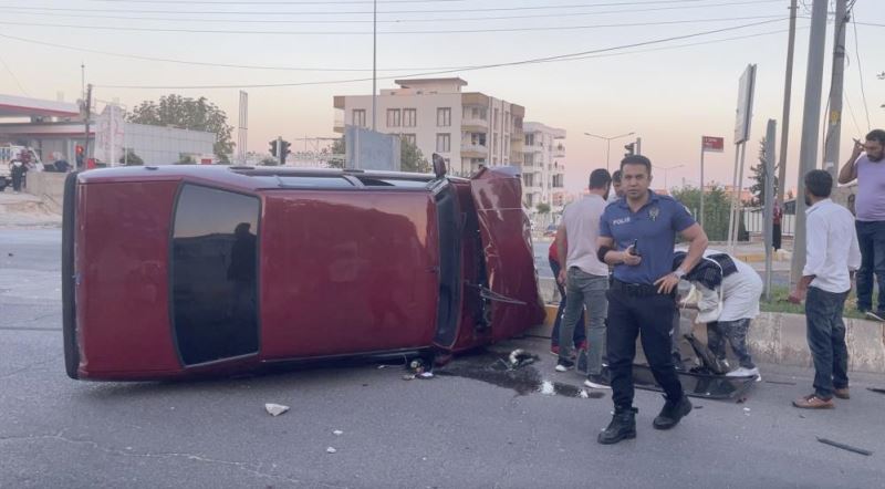 Adıyaman'da iki otomobilin çarpışmasıyla 1 kişi yaralandı