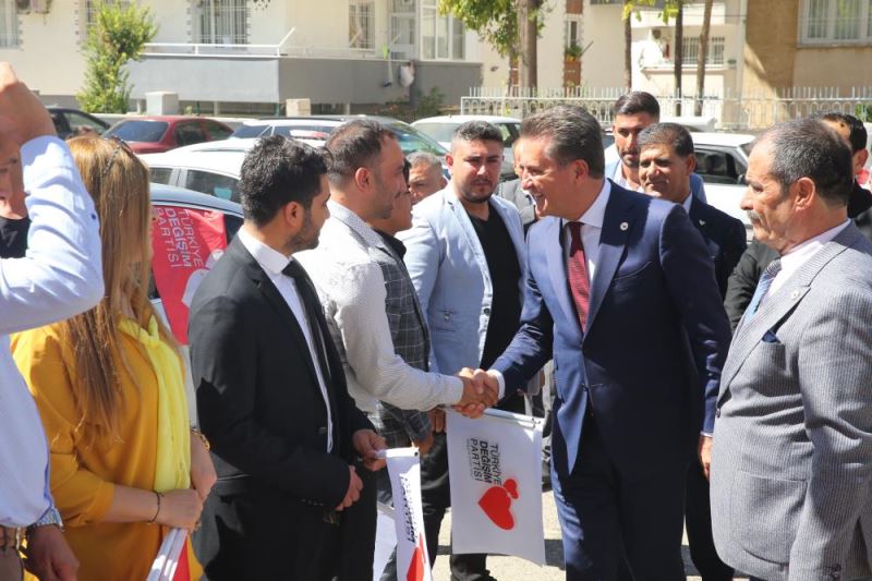 TDP Genel Başkanı Sarıgül, partisinin Gaziantep İl Başkanlığı binasının açılışına katıldı: