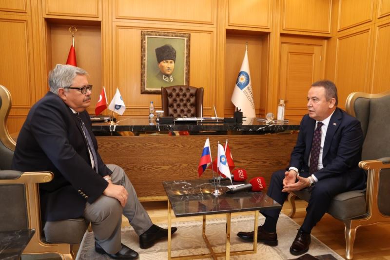 Rusya Büyükelçisi Yerhov, Antalya Büyükşehir Belediye Başkanı Böcek