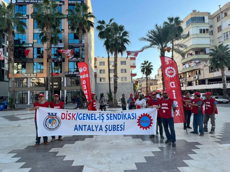 Antalya’da Kumluca Belediyesinden işçi çıkarıldığı iddiası
