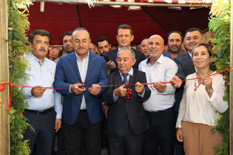 Dışişleri Bakanı Çavuşoğlu, Alanyaspor altyapı tesis binasının açılışına katıldı