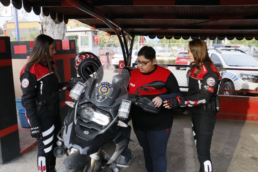 Otizmli gencin polislik hayali bir günlüğüne gerçek oldu