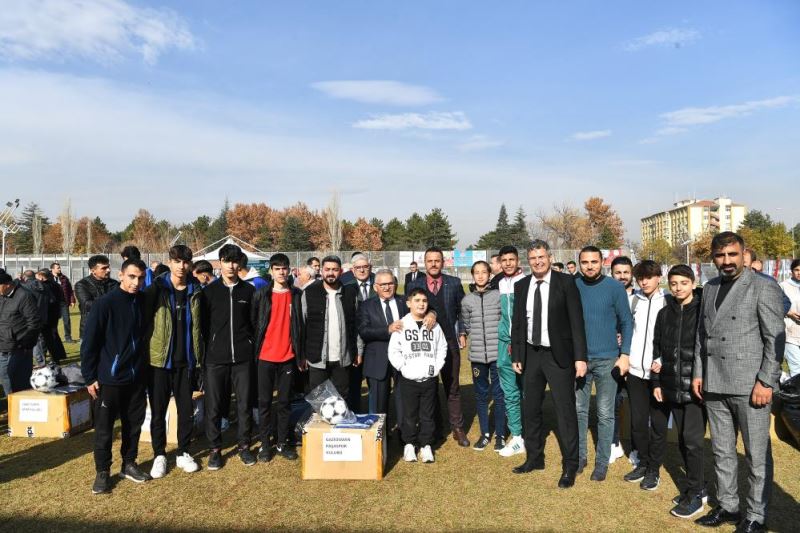 Kayseri Büyükşehir Belediyesinden amatör spora 4 milyon TL destek