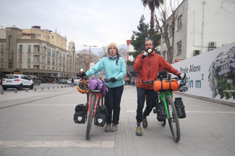 Bisikletle tura çıkan Şilili çift Kahramanmaraş