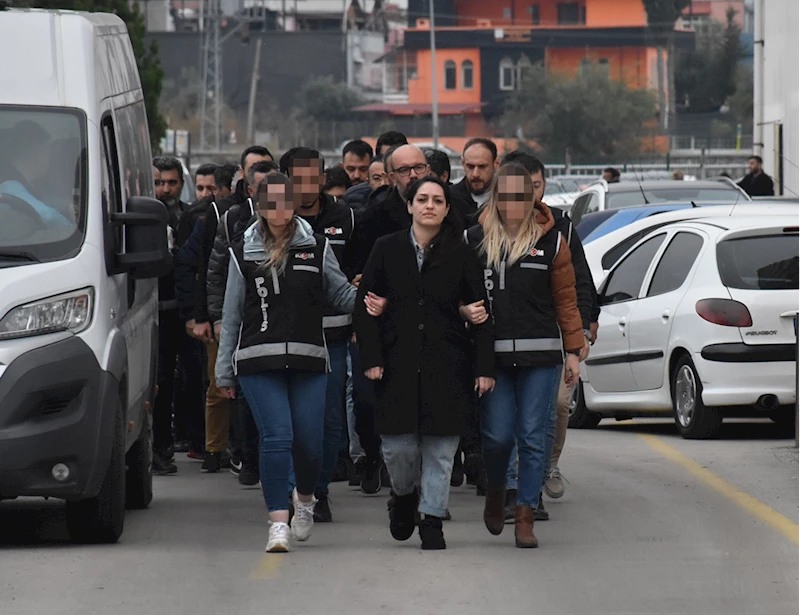 Adana Büyükşehir Belediyesine yönelik operasyonda yakalanan 5 şüpheli tutuklandı