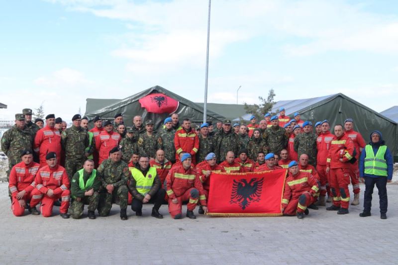 Arnavutluk kurtarma ekiplerinin deprem izlenimi: 