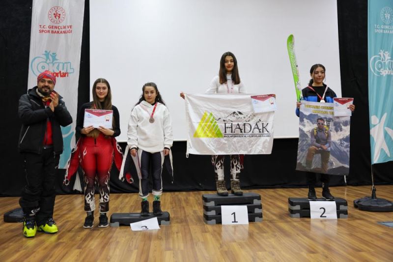 Okul Sporları Dağ Kayağı Türkiye Birinciliği müsabakaları Kayseri