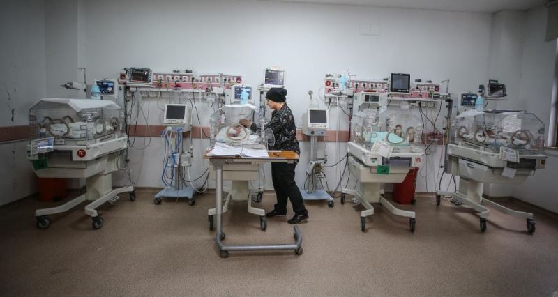 Depremlerde ayakta kalan hastanede 6 Şubat
