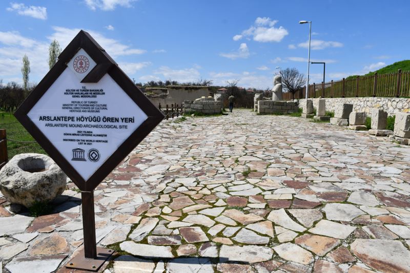 Depremden sonra kapatılan Arslantepe Höyüğü kademeli ziyarete açıldı