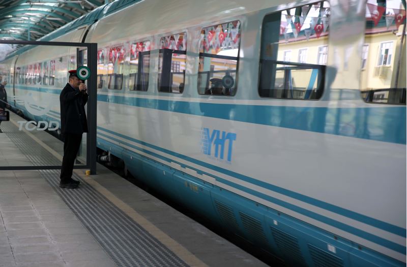 Ankara-Sivas Yüksek Hızlı Treni, ilk ücretsiz yolcularıyla Ankara