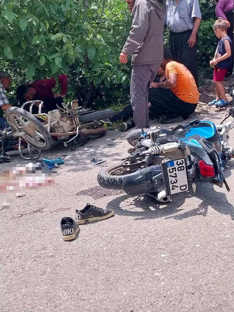 İki motosikletin çarpıştığı kazada 3 kişi yaralandı