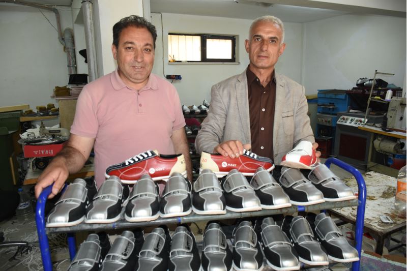 Depremzede ayakkabıcıdan 4 kıtaya bovling ayakkabısı ihracatı