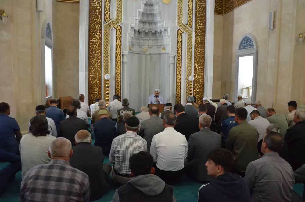 Depremde hayatını kaybeden öğretmen ve öğrenciler için mevlit okutuldu