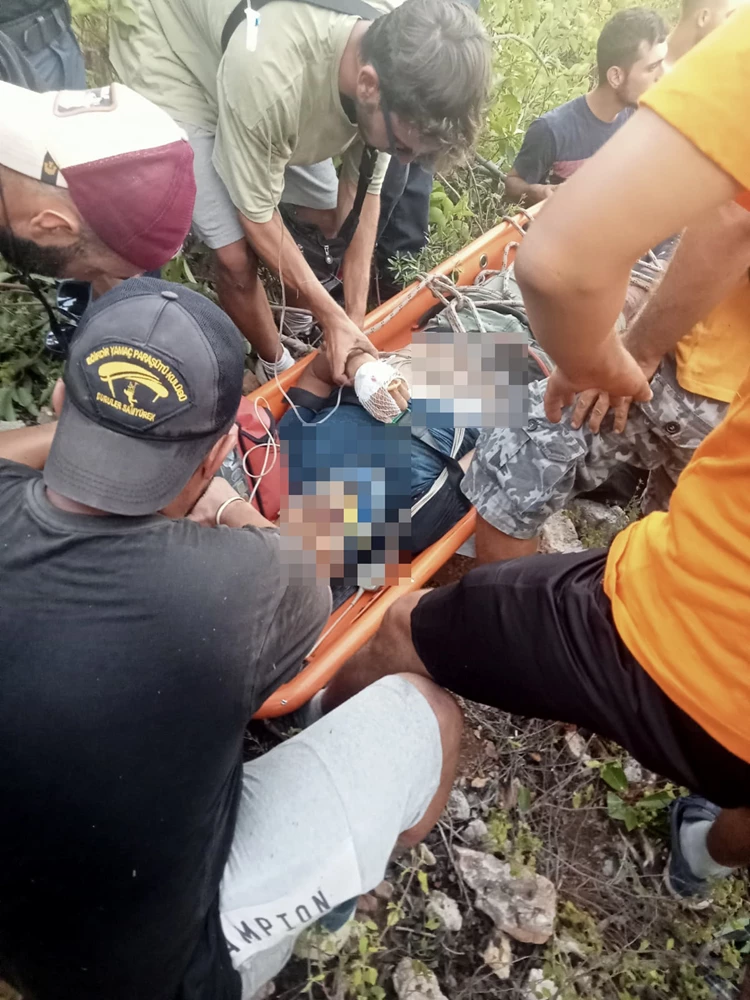 Yamaç paraşütü kazasında turist öldü, pilot yaralandı