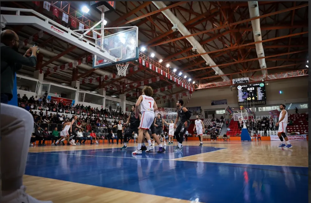 İstiklalspor Basketbol Takımı Fırtına Gibi Başladı! 77-66’lık Zafer 