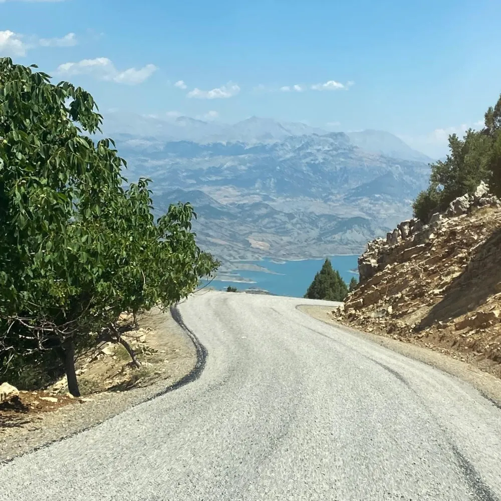 Maksutlu ve Bertiz Yeni Yoluna Kavuştu 