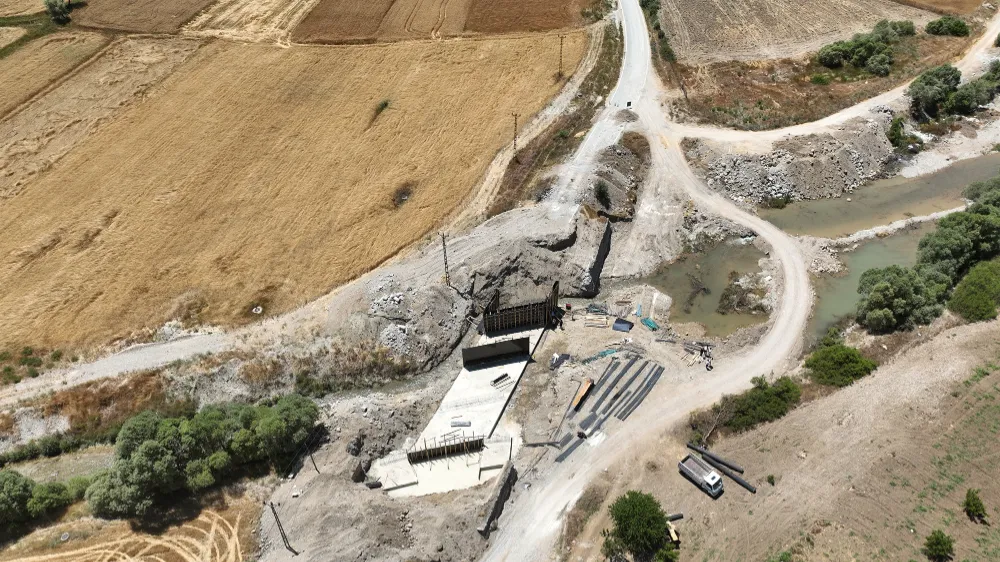 Andırında Mahallelerin Yol İhtiyaçları Karşılanıyor 