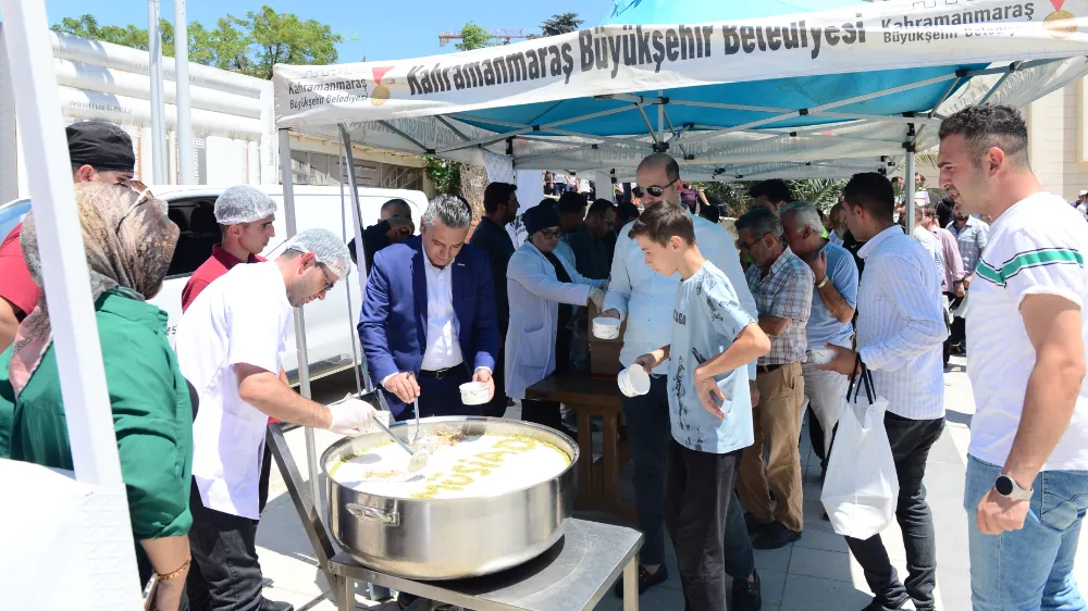 Milli İrade Meydanı’nda Binlerce Kişiye Aşure İkramında Bulunuldu 