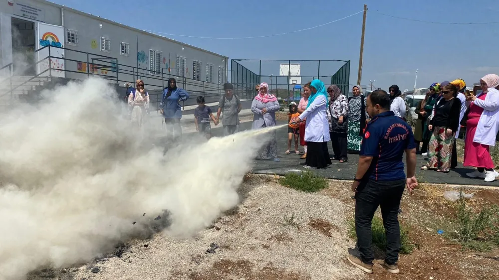 Büyükşehir İtfaiyesi, Vatandaşlara Yönelik Eğitim ve Tatbikatlarını Sürdürüyor  