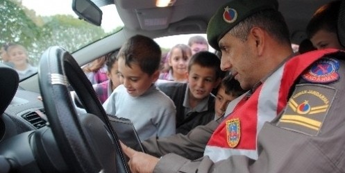 Jandarmadan Öğrencilere Trafik Eğitimi