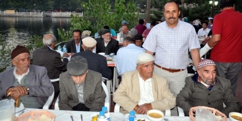 ELSİAD`tan huzurevinde kalanlara iftar