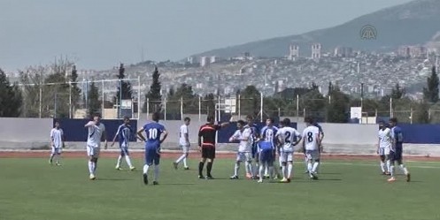 U-17 Türkiye Şampiyonası Maçında Arbede