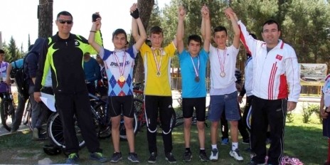 Okullar arası bisiklet turnuvası yapıldı
