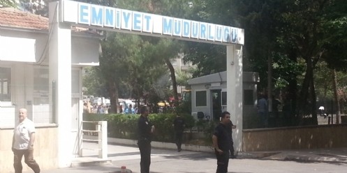 Emniyet Müdürlüğü Bahçesinde Patlama