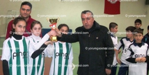 Masa Tenisinde Hoca Ahmet Yesevi ilkokulu şampiyon