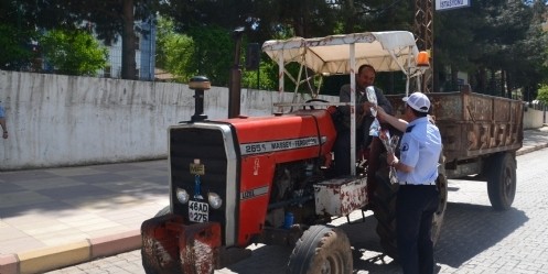 Pazarcık polisinden karanfilli uygulama