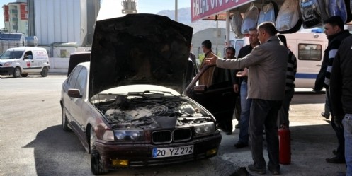 Park halindeki LPG`li otomobilde patlama