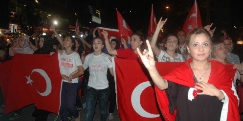 Aşağılık Siyasetinizden Derhal Vazgeçin!