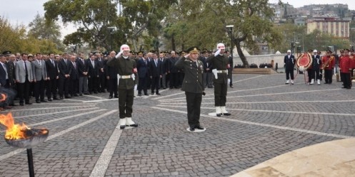 Atatürk Ölümünün 75. yılında saygıyla anıldı