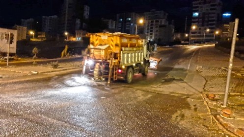 Buzlanmaya Karşı Gece Mesaisi