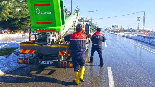 Kar Devirdi Büyükşehir Temizledi