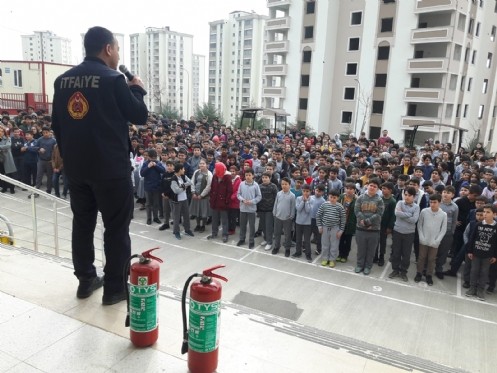 Okullarda yangın ve deprem eğitimleri