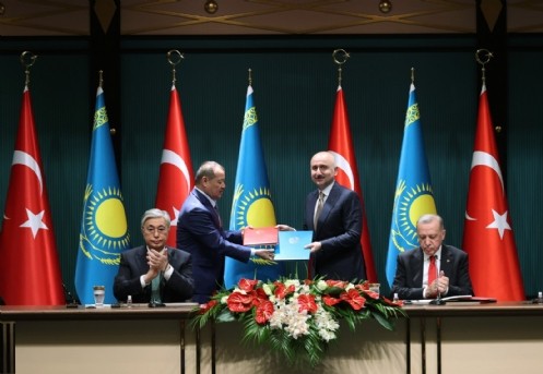 Ulaştırma ve Altyapı Bakanı Karaismailoğlu;
Kazakistan İle Transit Geçiş Belgesi Kotası 7.5 Kat Artacak
