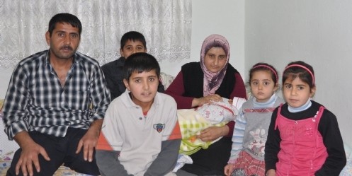 Suriyeli Çift Çocuklarına Emine Erdoğan`ın Adını Verdi
