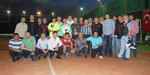 Sezal tenis turnuvası sona erdi
