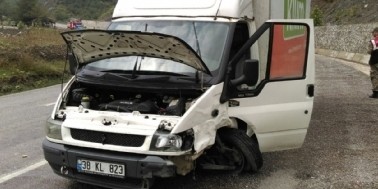 Andırın`da trafik kazaları, 10 yaralı