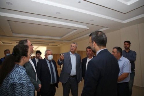 TBMM İçişleri Komisyonu Başkanı Güvenç, İstiklal Üniversitesi Türkoğlu Yerleşkesini Ziyaret Etti