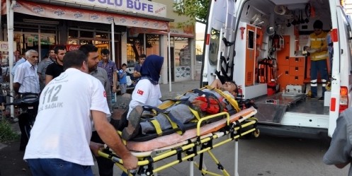 Çatıdan Düşen 112 Acil Servis Personeli Yaralandı